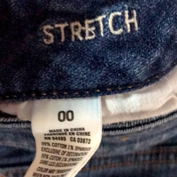 American Eagle stretch shorts. Embroidery in pink and green w/ flowers. 1 inseam - Picture 4 of 4